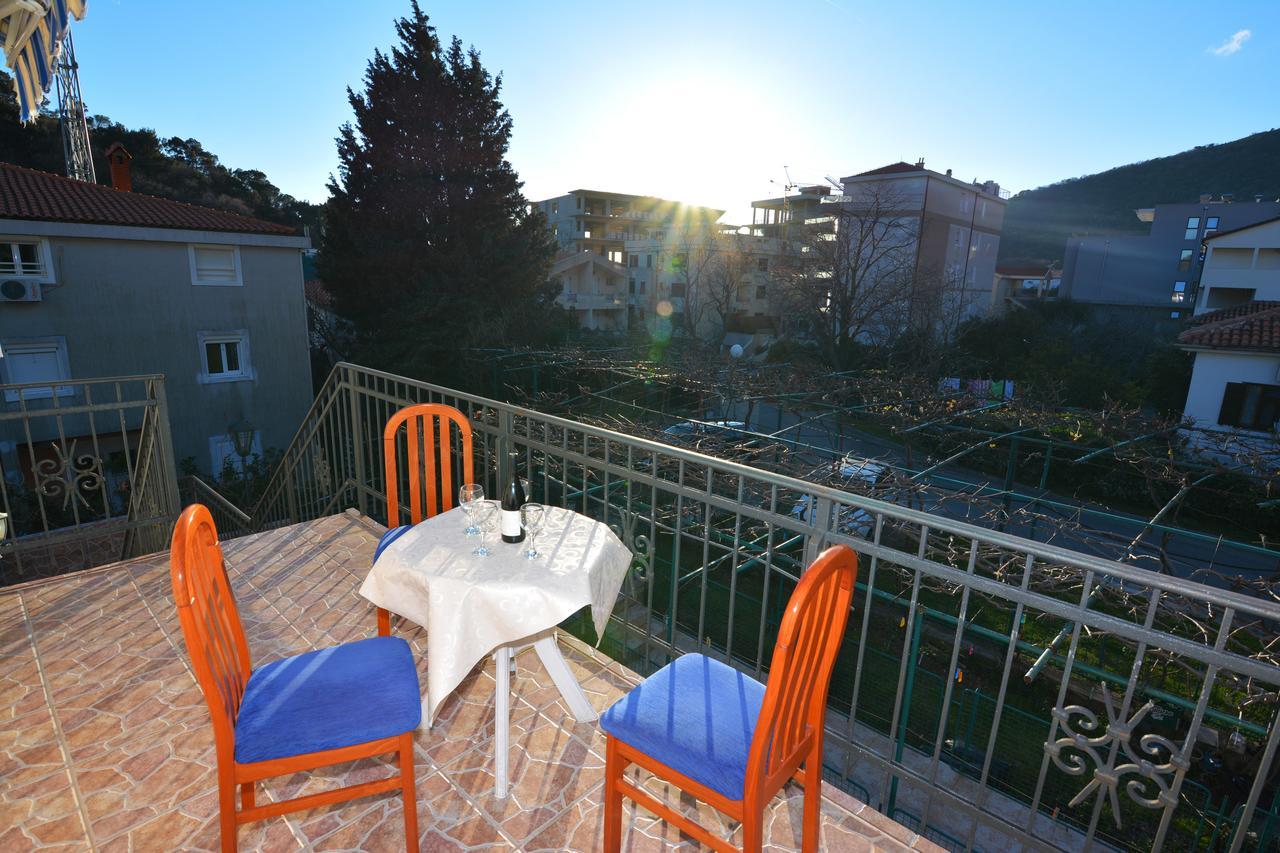Apartments Jovana Petrovac Ngoại thất bức ảnh