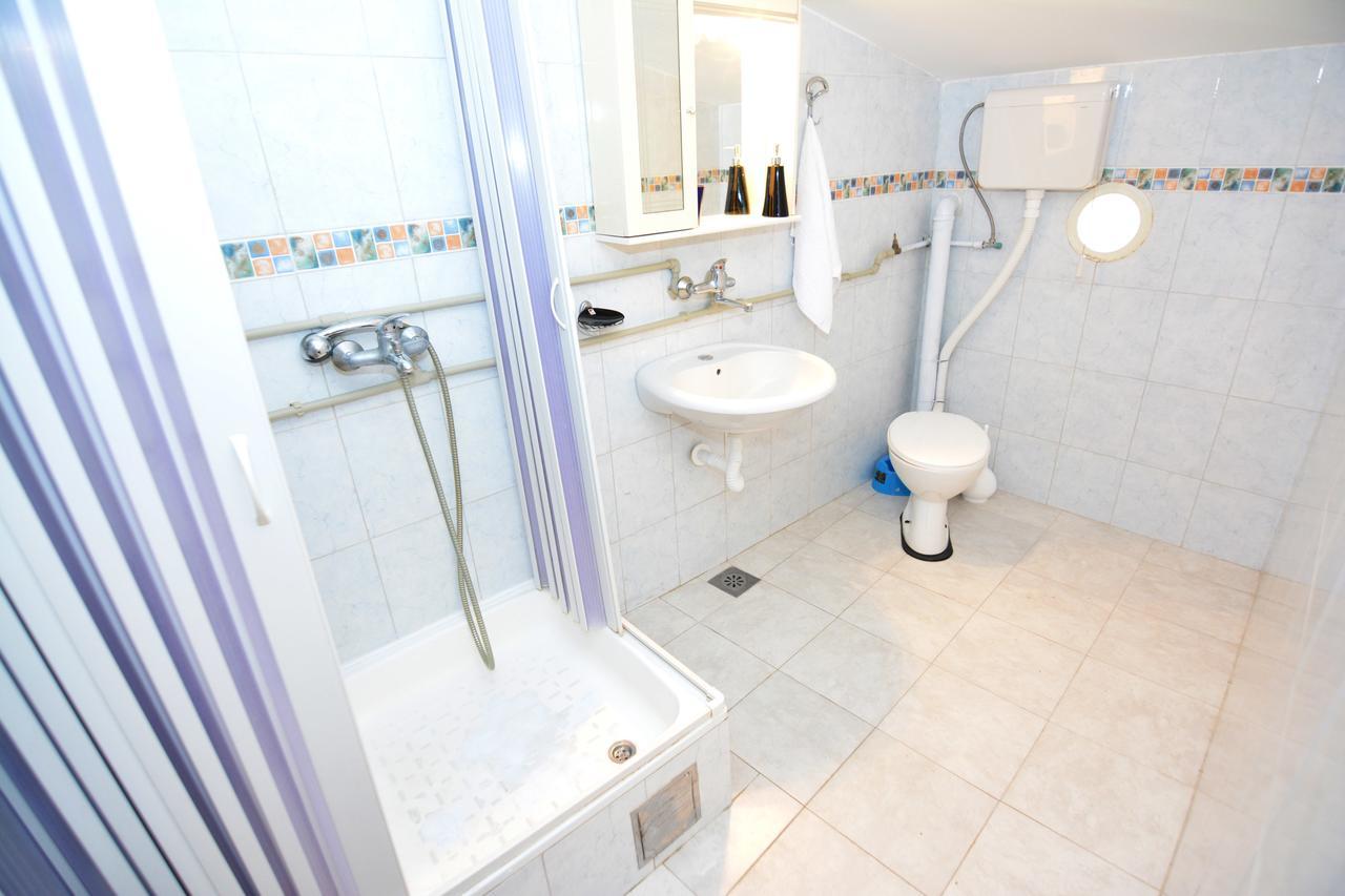 Apartments Jovana Petrovac Ngoại thất bức ảnh