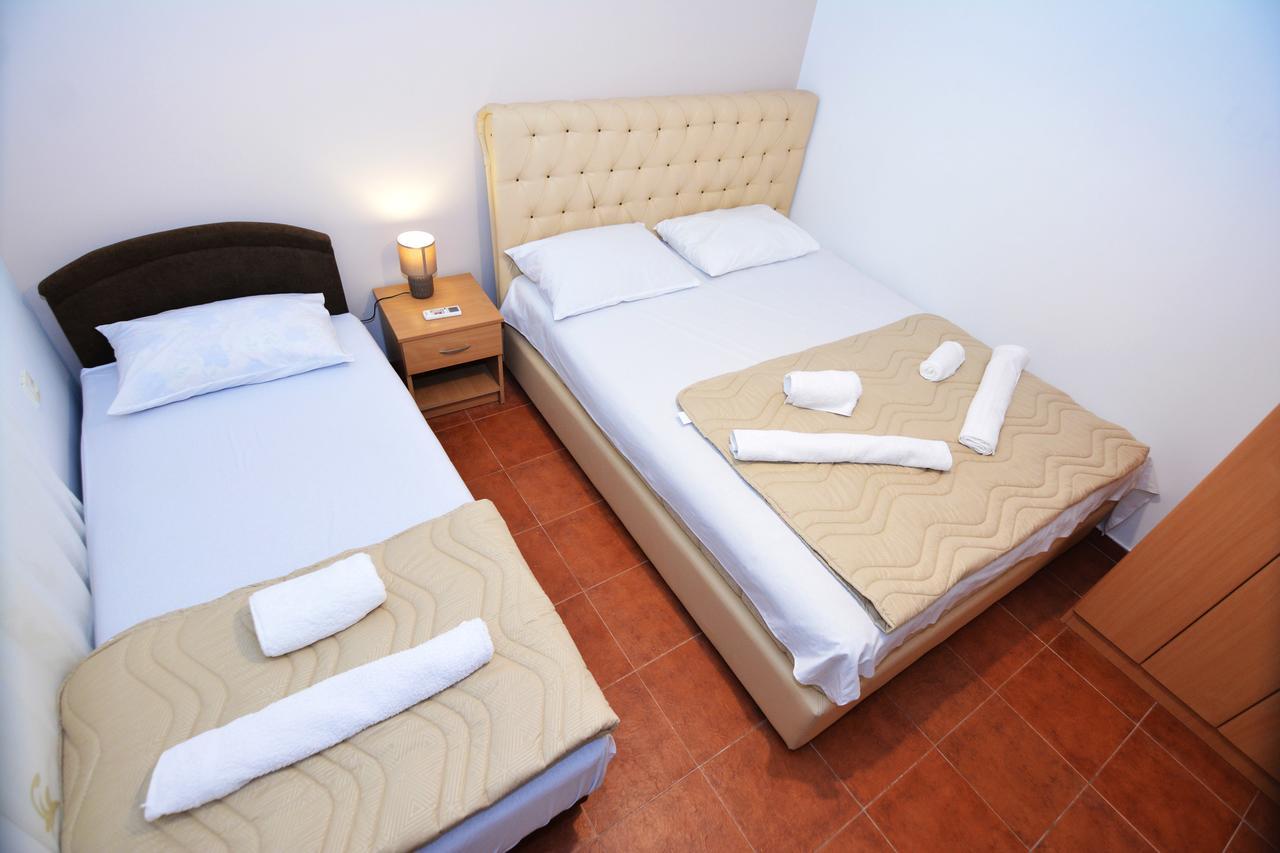 Apartments Jovana Petrovac Ngoại thất bức ảnh