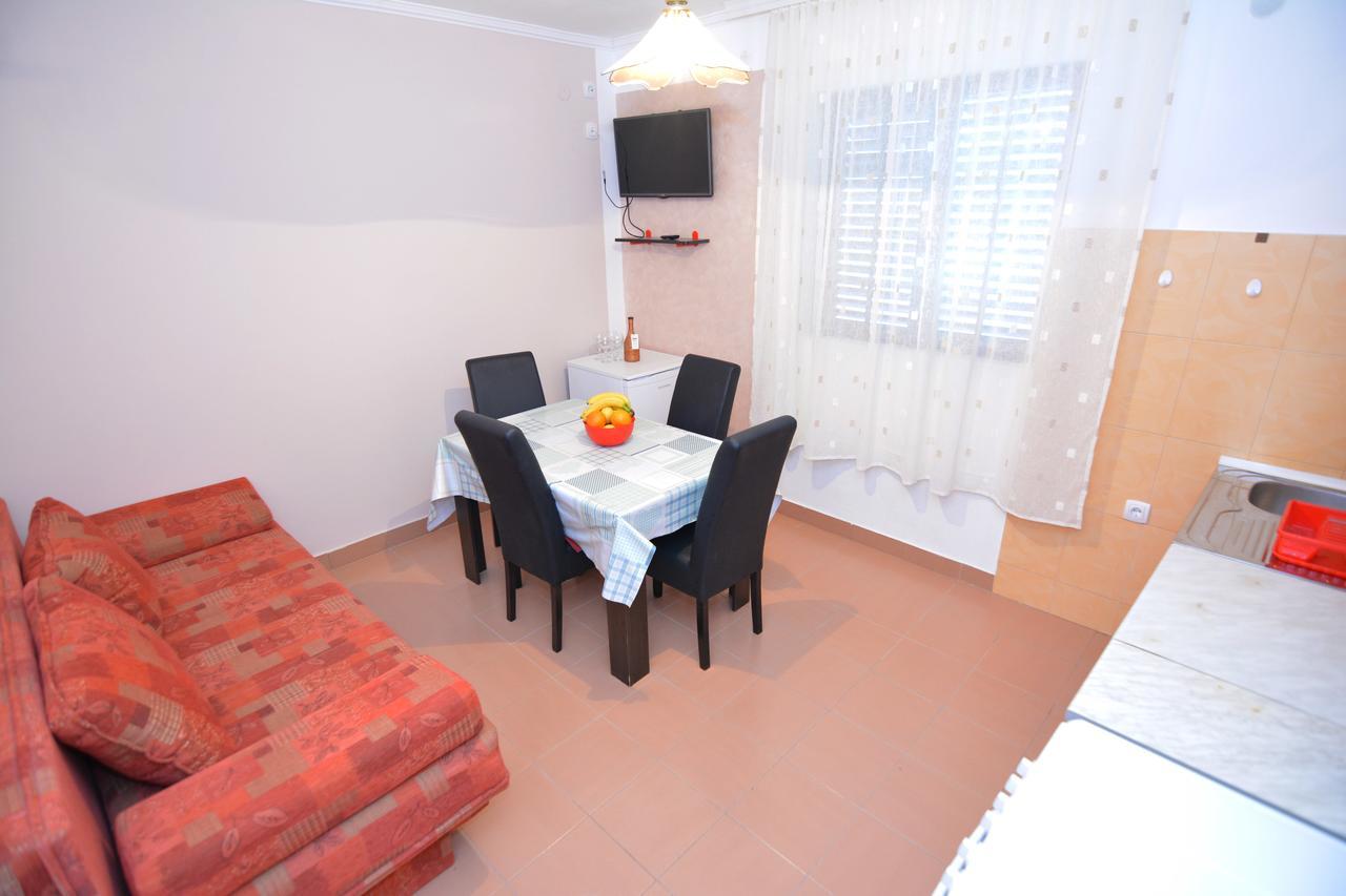 Apartments Jovana Petrovac Ngoại thất bức ảnh