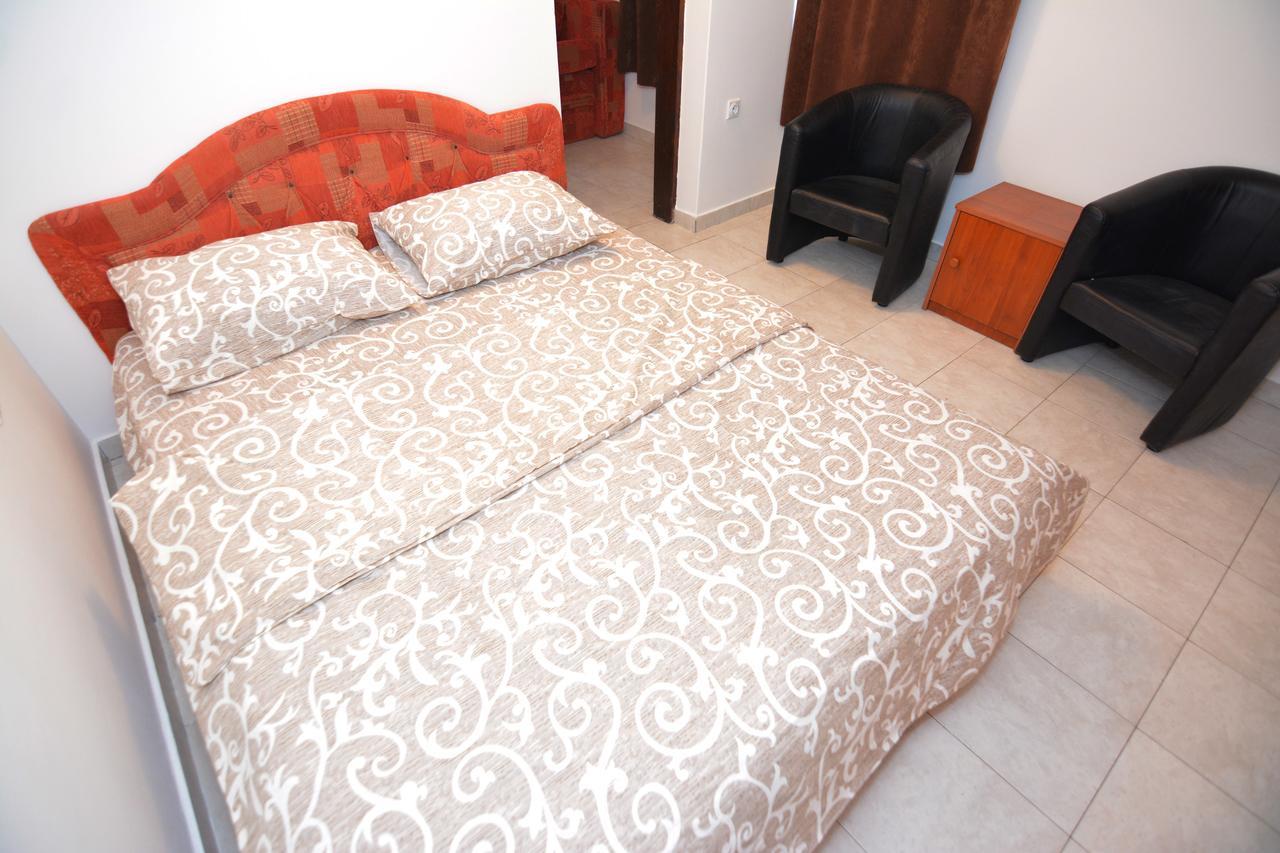 Apartments Jovana Petrovac Ngoại thất bức ảnh